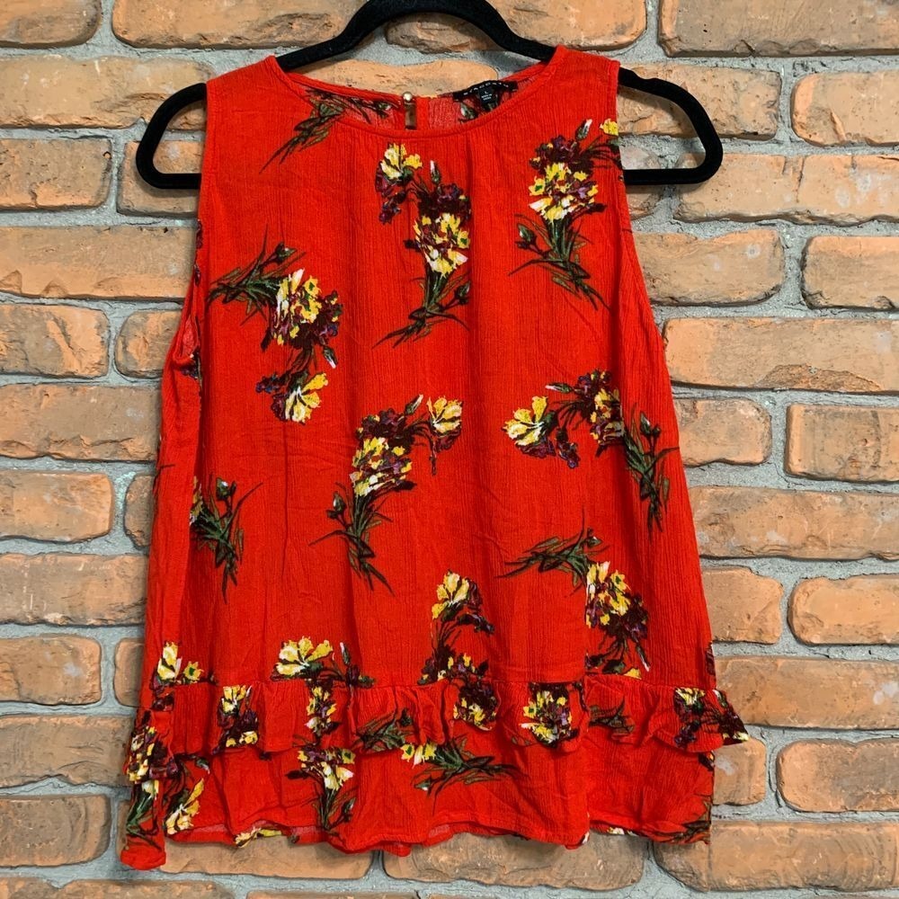 Staccato Floral Ruffle Tank Top Womens Size Large Red Sleeveless Casual Tiered